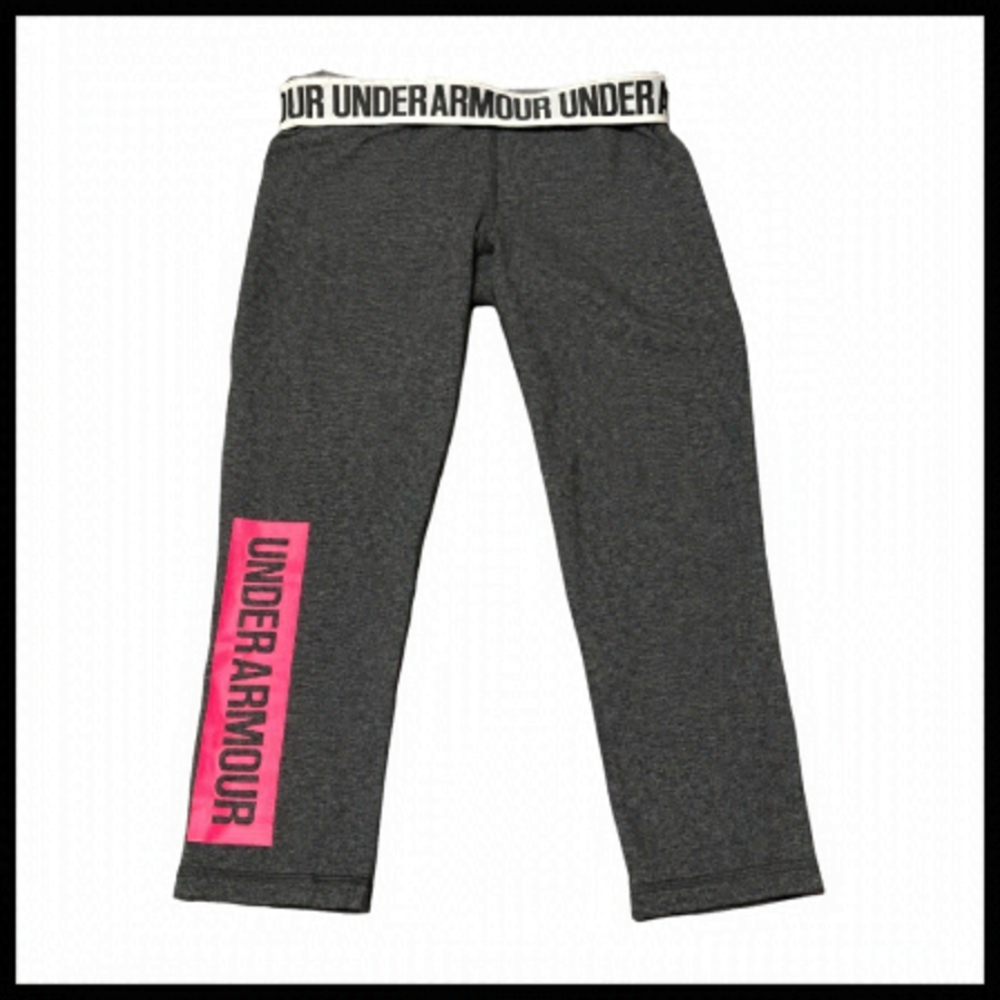 UNDER ARMOUR Logo Capri in Grey / Hot Pink